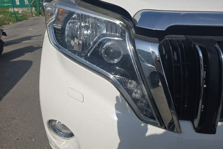 Used Toyota Prado 2016 3.5L Automatic TX-L Right Front Headlight
