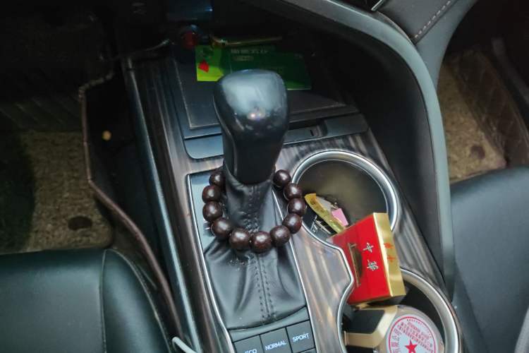 Used Toyota Camry 2019 Revised Version 2.5G Luxury Edition Gear Lever