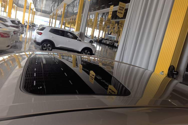 Used Toyota Camry 2019 Revised Version 2.0G Luxury Edition Roof