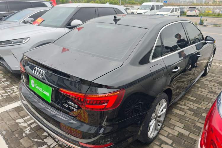 Used Audi A4L 2019 40 TFSI Fashion Edition China VI Emission Standard Rear Right 45 Deg