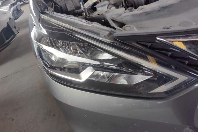 Used Nissan Sylphy 2021 Classic 1.6XE CVT Comfort Edition Right Front Headlight
