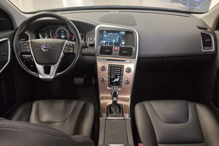 Used Volvo XC60 2016 T5 Smart Upgrade Model
