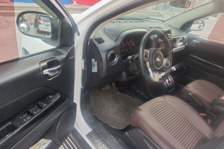 Used Jeep Compass 2013 2.0L two-wheel drive sport version