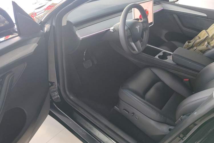 Used Tesla Model Y 2023 Rear-Wheel-Drive Version