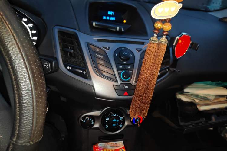 Used Ford Fiesta 2013 Sedan 1.5L Manual Fashion Edition Audio And AC Panel