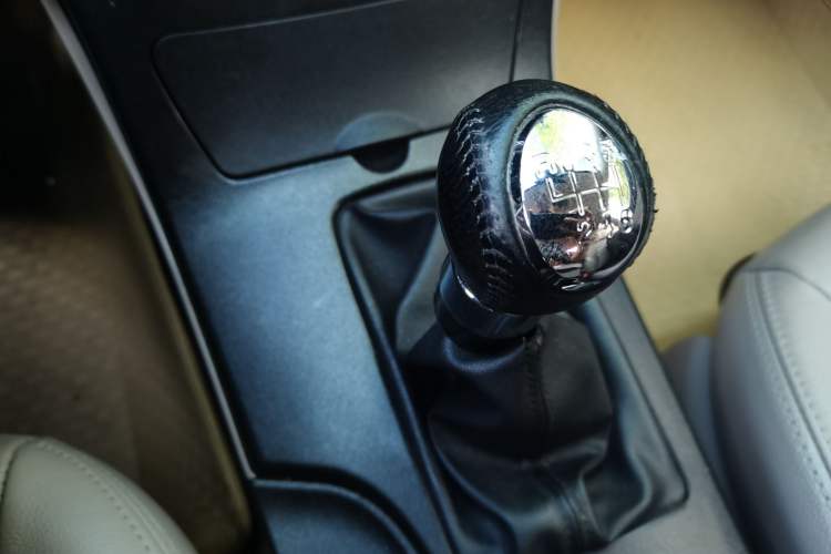 Used Bestune B70 2007 2.0L manual luxury edition Gear Lever