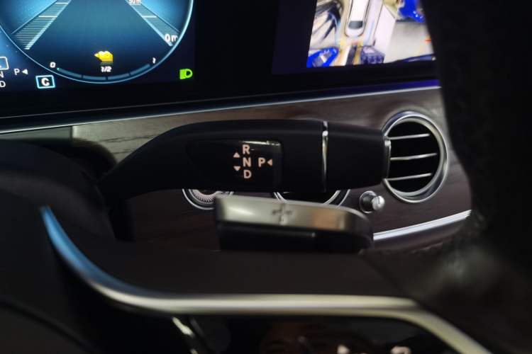 Used Mercedes-Benz E-Class New Energy 2022 Facelift E 350 e L Plug-in Hybrid Sedan Gear Lever