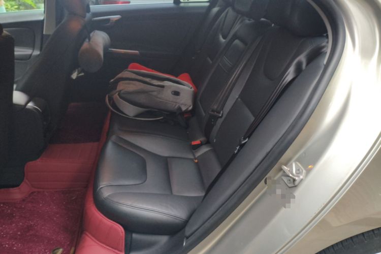 Used Volvo S60 2015 S60L 2.0T Zhiyuan Edition
