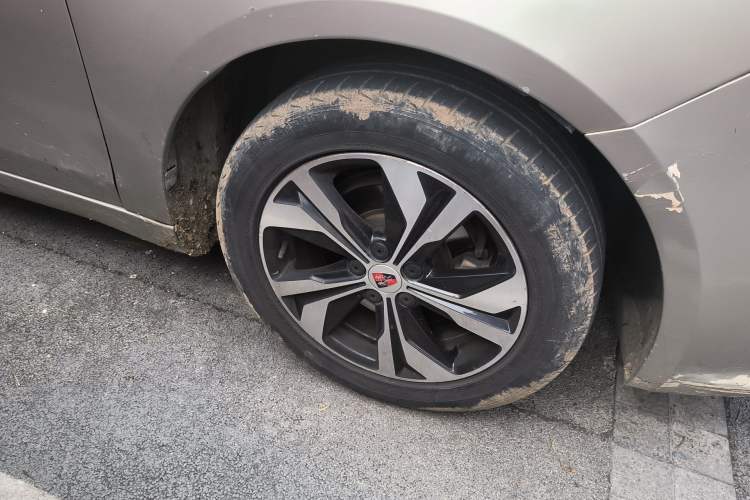 Used Roewe 360 2015 1.5L Manual Luxury Edition Right Front Wheel Hub