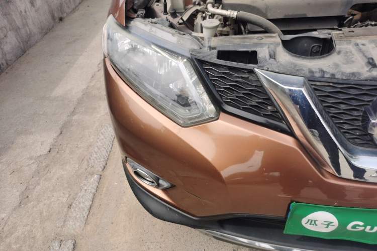 Used Nissan X-Trail 2014 2.0L CVT Smart Edition 2WD Right Front Headlight