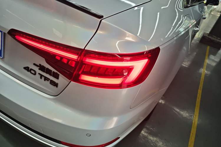 Used Audi A4L 2019 40 TFSI Fashion Edition China VI Emission Standard
