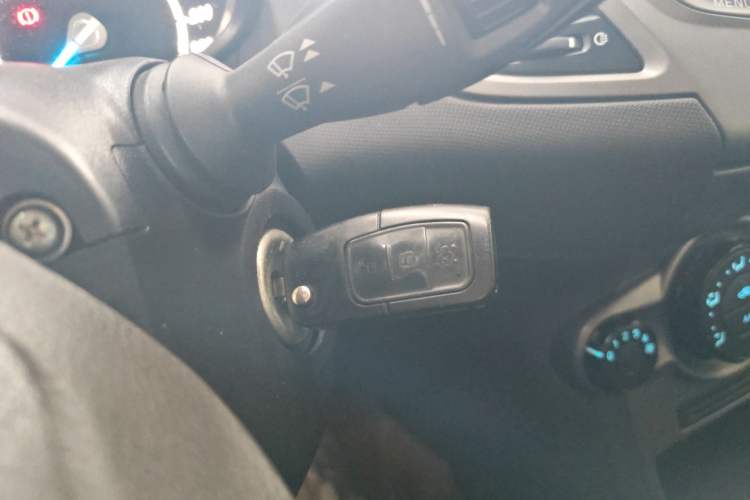 Used Ford Fiesta 2013 Sedan 1.5L Manual Fashion Edition Interior 1