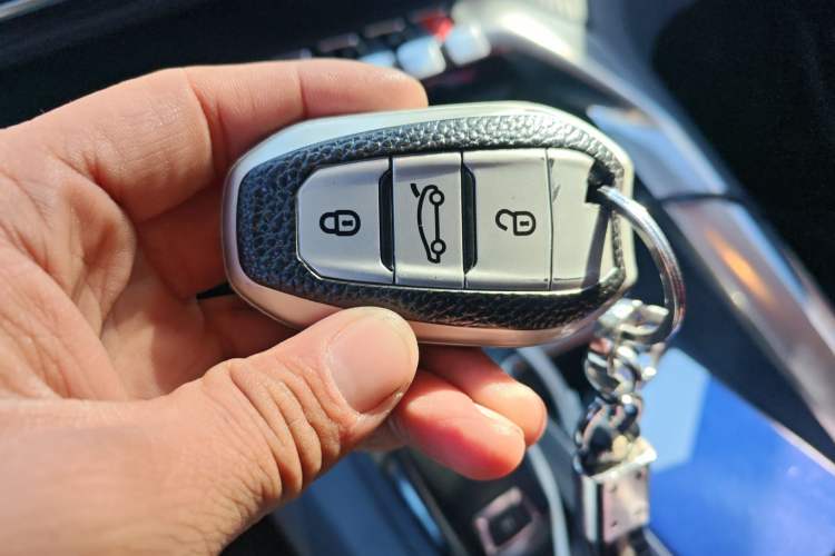 Used Peugeot 5008 2017 380THP 7-Seater Elite Edition