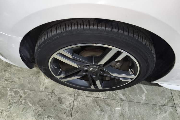 Used Audi A4L 2020 40 TFSI Fashion Dynamic Model Left Front Wheel Hub