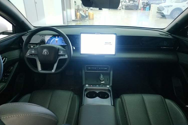 Used BYD Qin L 2025 EV 470KM Leading Edition Center Console