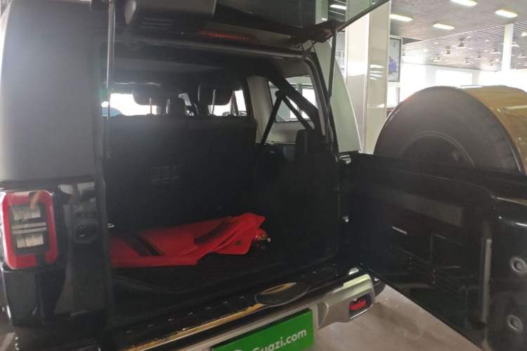 Used BAIC Off-Road BJ40 2023 2.0T Automatic Four-Wheel Drive Urban Hunter Edition Chivalrous Type Trunk