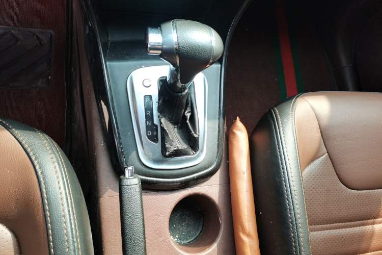 Used FORTHING SX6 2016 1.6L CVT Deluxe Model Gear Lever