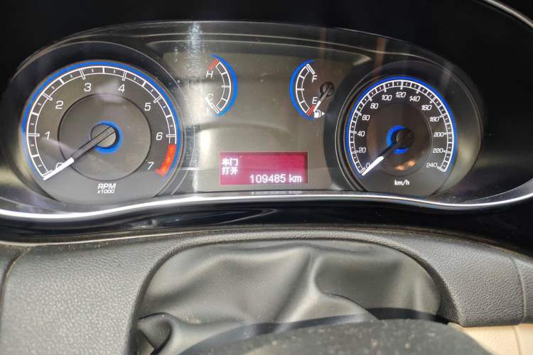 Used Fiat Viaggio 2012 1.4T Automatic Enjoyment Edition Odometer Close Up