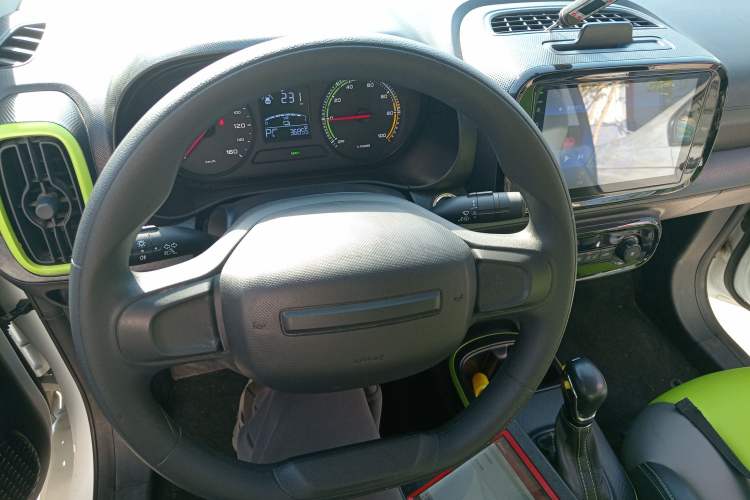 Used Roewe Clever 2021 302 km New Four-Seater Super-Efficient Version