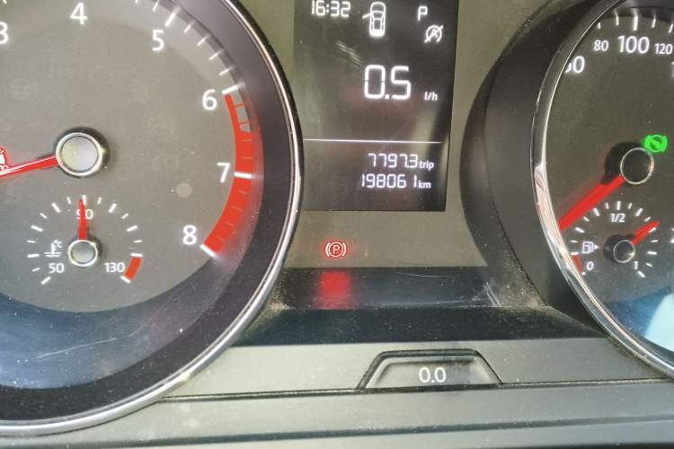 Used Volkswagen Lamando 2018 230TSI DSG Fashion Edition Odometer Close Up