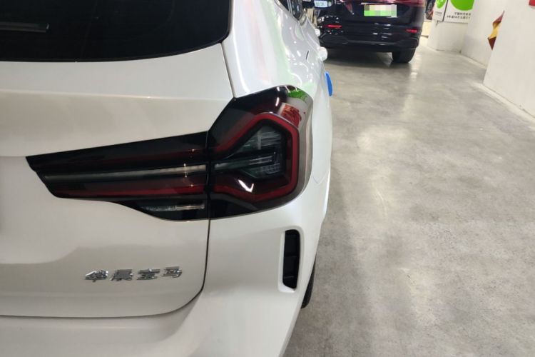 Used BMW iX3 2024 Leading Model Exterior 3