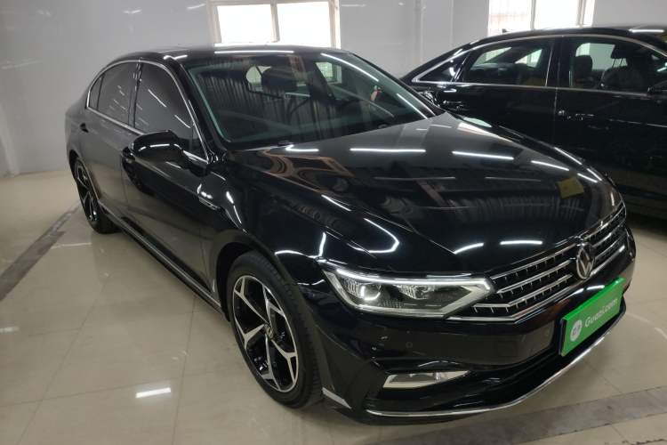 Used Volkswagen Magotan 2023 2 Million Units Commemorative Edition 330TSI DSG Luxury Version Front Right 45 Deg