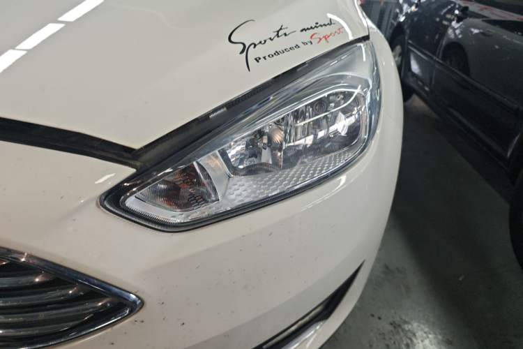 Used Ford Focus 2017 Sedan 1.6L Automatic Fashion Edition Smart Drive Version
