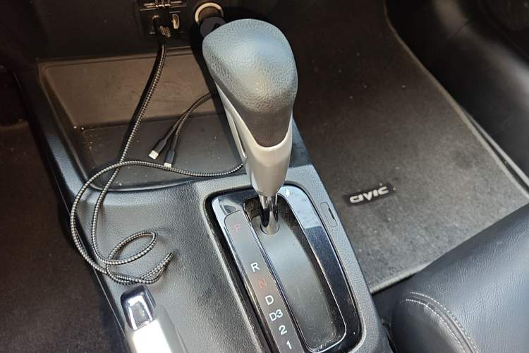 Used Honda Civic 2014 1.8L automatic luxury edition Gear Lever