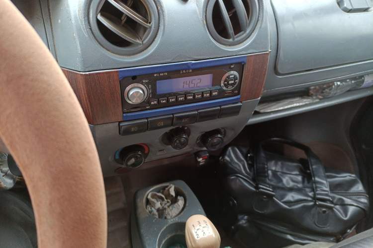 Used Dongfeng Xiaokang V27 2011 1.3L Standard Version BG13-20 Audio And AC Panel