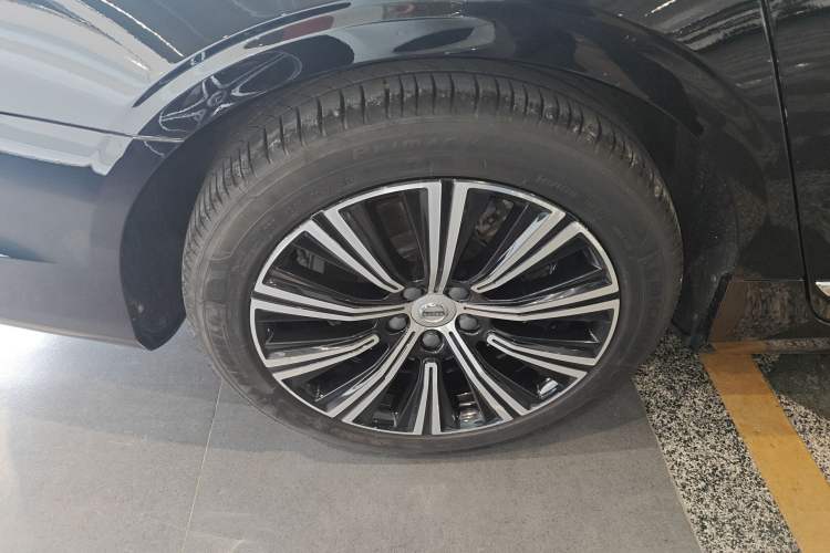 Used Volvo S90 2021 B5 Zhiyuan Luxury Edition Right Rear Wheel Hub