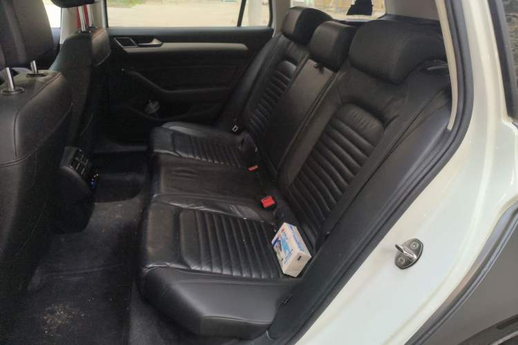 Used Volkswagen Variant 2017 380TSI Two-Wheel Drive Comfort Edition
