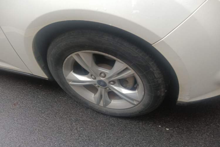 Used Ford Focus 2012 Sedan 1.6L Automatic Fashion Edition