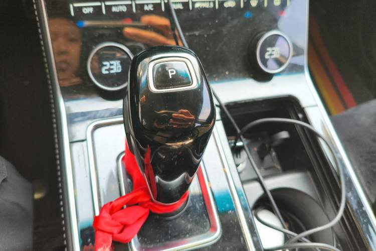 Used JETOUR X95 2020 1.6T DCT Exploration Pro Edition 5-seater Gear Lever