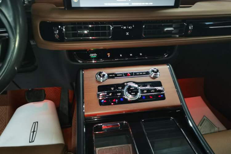 Used Lincoln Aviator 2021 3.0T V6 All-Wheel-Drive Executive Edition
