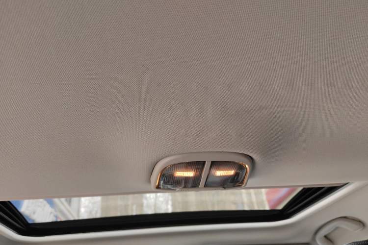 Used Subaru Outback 2016 2.5i Sport Navigation Edition Headliner