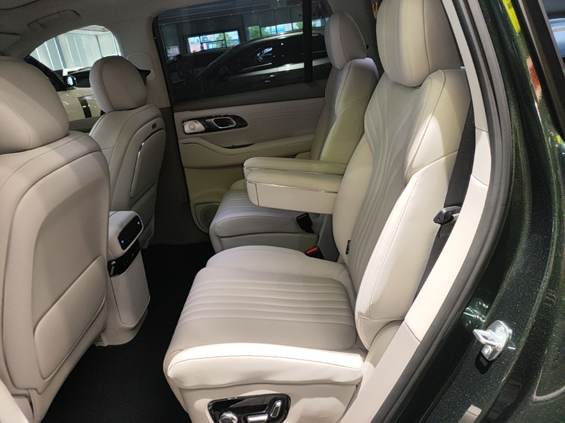 Geely Galaxy M9 2025 Model 210km Four-Wheel-Drive Leading Edition — снимка 20
