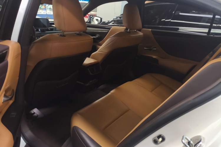 Used Lexus ES 2020 200 Excellence Edition
