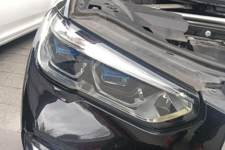 Used BMW X5 2022 xDrive 30Li Luxury M Sport Package
