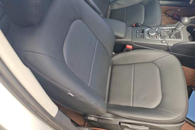 Used Audi A3 2016 Limousine 35 TFSI Prestige Edition Right Front Seat