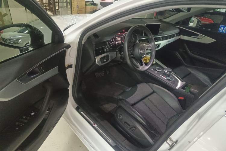 Used Audi A4L 2018 30th Anniversary Edition 45 TFSI quattro Sport model Driver Seat