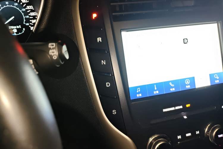 Used Lincoln MKC 2016 2.0T Two-Wheel Drive Luxury Edition Gear Lever