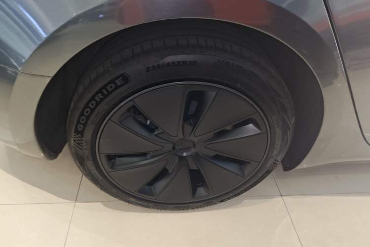 Used Tesla Model 3 2023 Rear-Wheel-Drive Version