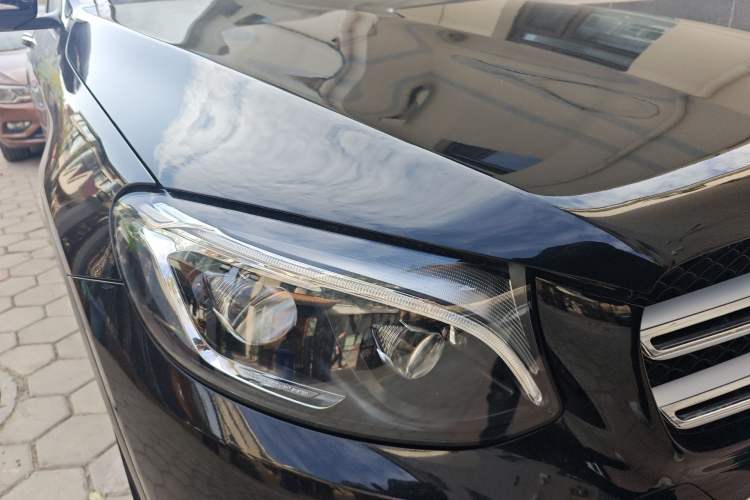 Used Mercedes-Benz GLC 2016 GLC 300 4MATIC Luxury Model Right Front Headlight