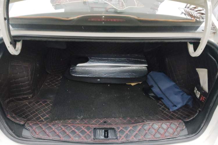 Used Roewe i5 2019 1.5L Automatic 4G Connected Linghao Flagship Edition Trunk