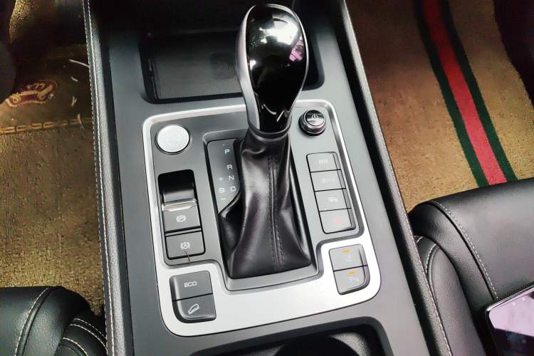 Used BYD Tang 2019 2.0T Automatic SmartConnect Luxury 7-Seater China VI Standard Gear Lever