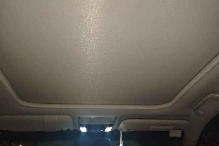 Used Honda Crosstour 2014 2.4L Luxury Navigation Edition