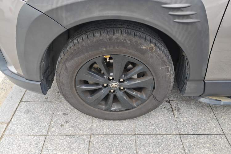 Used Toyota RAV4 2019 2.0L CVT Two-Wheel Drive Fashion X Limited Edition China VI Standard
