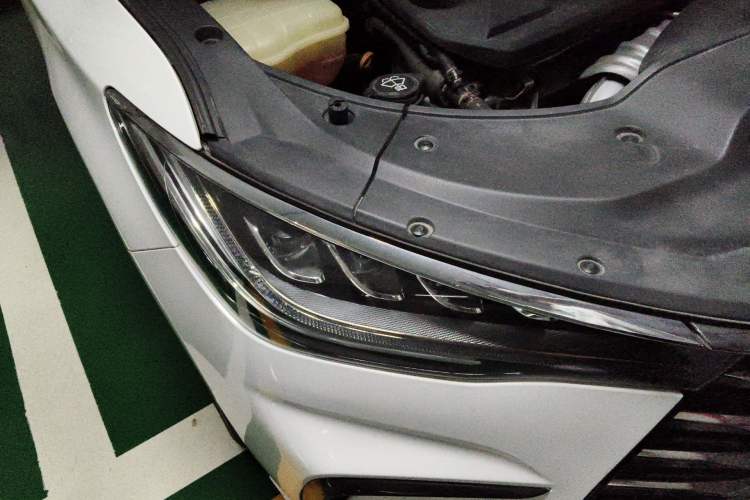 Used BYD Song MAX 2021 Upgraded Model 1.5T Automatic Luxury 7-Seater Right Front Headlight