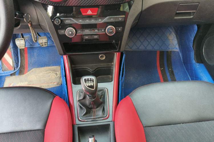 Used BAIC Senova X25 2015 1.5L Manual Elite Edition Gear Lever