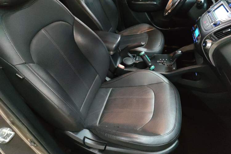 Used Hyundai ix35 2015 2.0L Automatic 2WD Smart Version China V Standard
